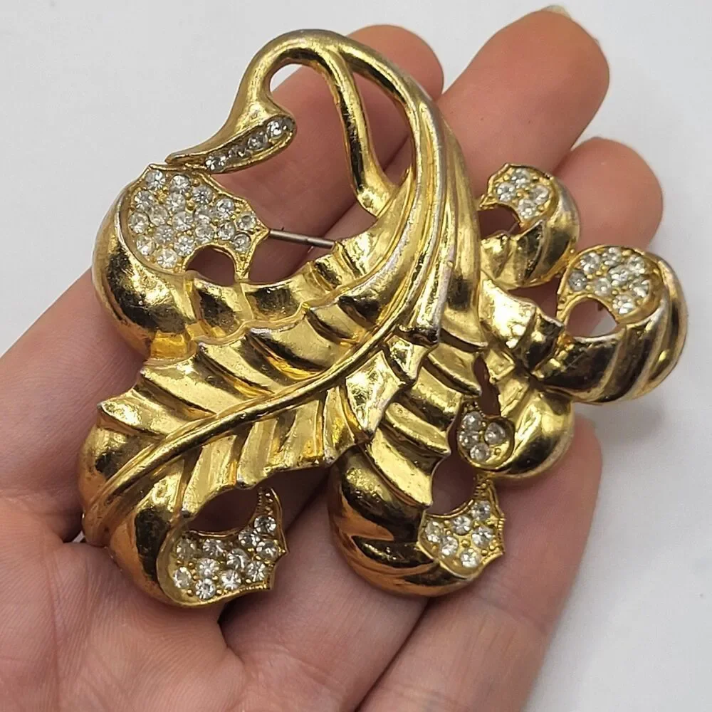 Vintage 1940s Pot Metal Brooch Gold Plating Clear Rhinestone Leaf 2.5in
